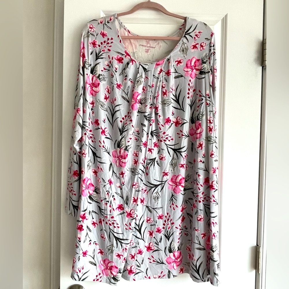 Jessica London, floral top like new